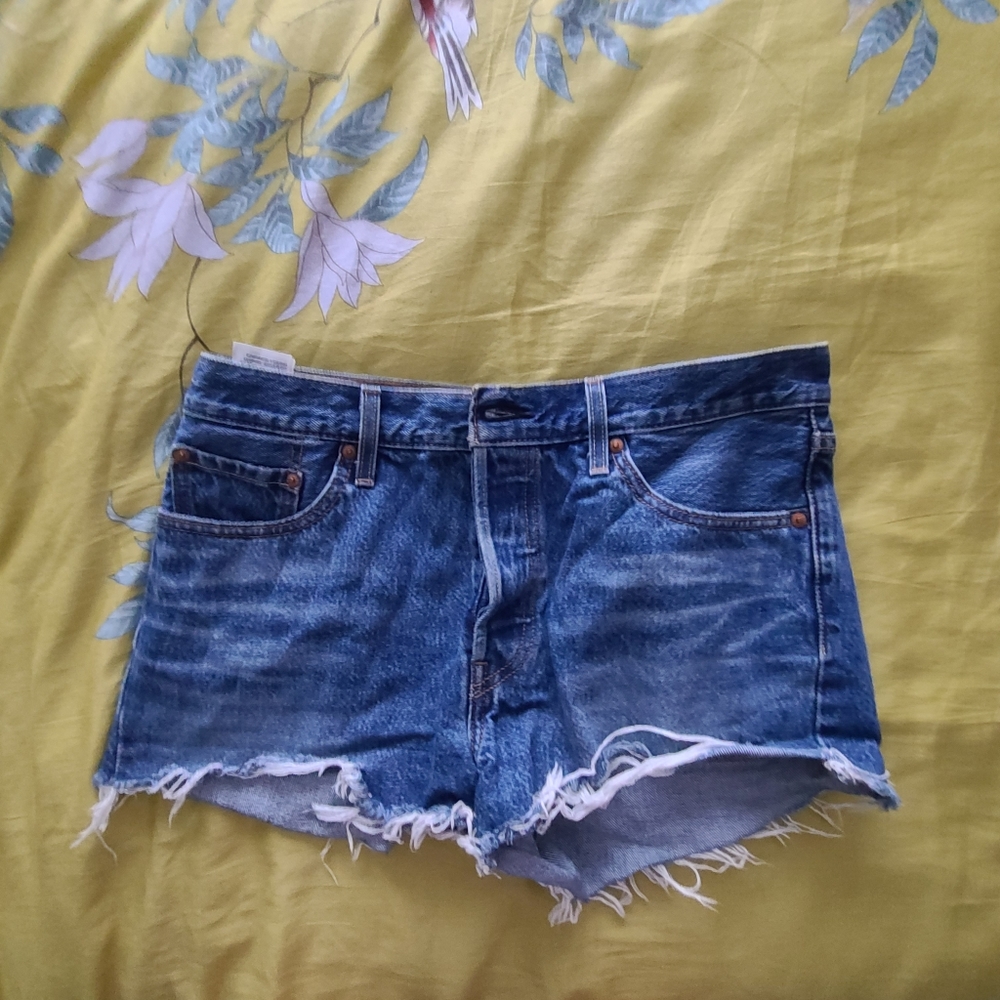 Never worn Levi's Shorts